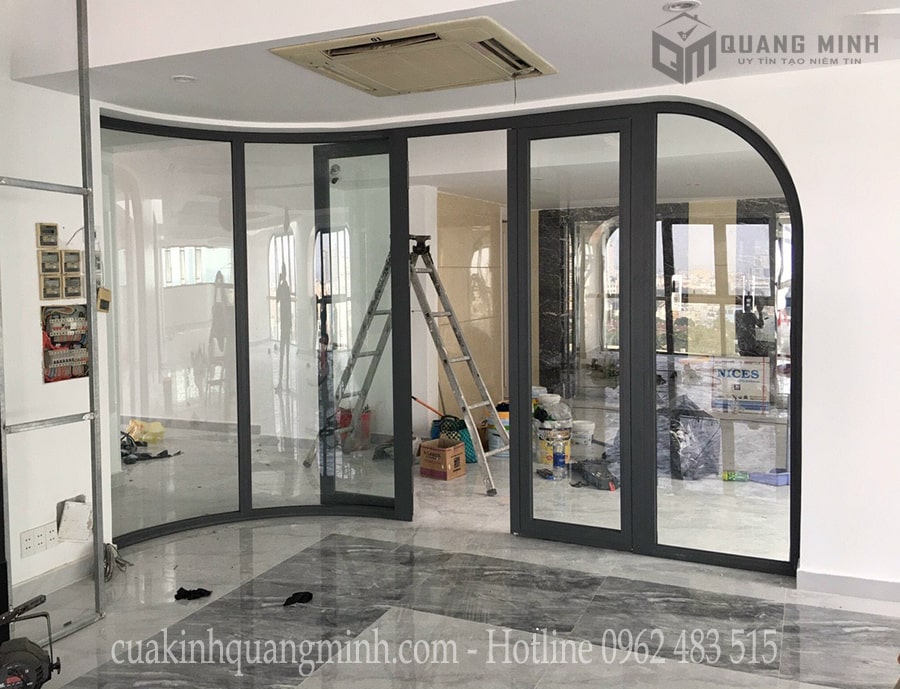 làm cửa kính thuỷ lực khung nhôm (12)