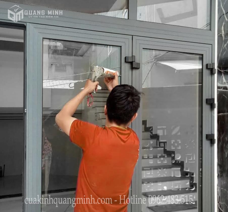 Sửa cửa kính cường lực (25)