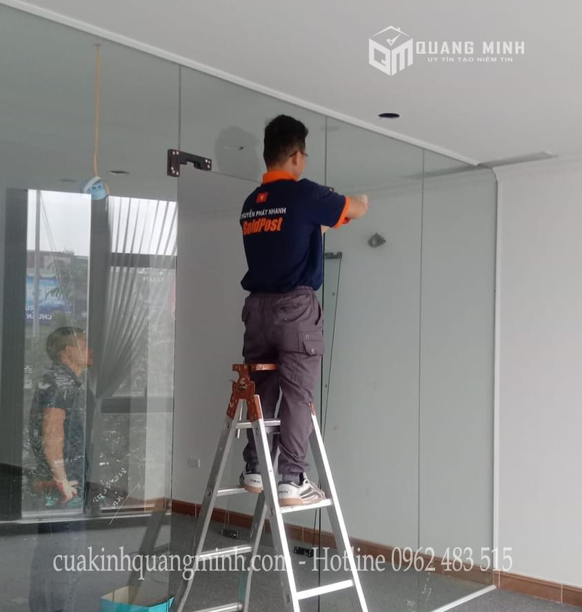 sửa cửa kính cường lực (2)