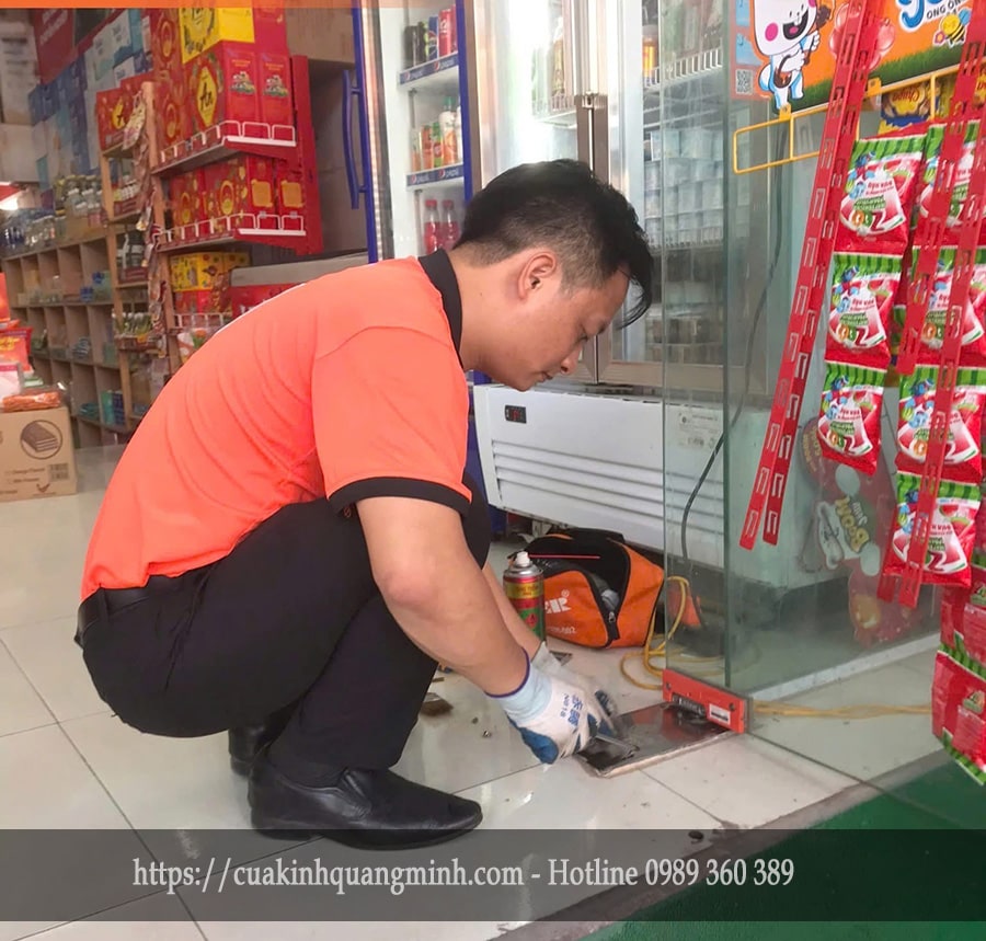 sửa chữa, bảo dưỡng cửa kính (3)
