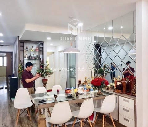 Lắp đặt gương kính trang trí tại Hà Nội, hoạ tiết đẹp, thi công sắc nét