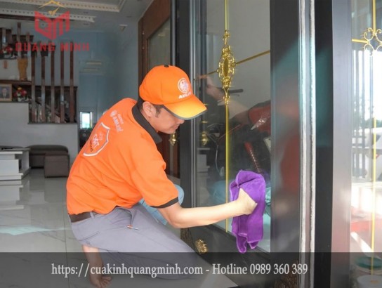 Dịch Vụ Bảo Dưỡng Cửa Kính - Giải Pháp Giữ Cửa Kính Luôn Bền Đẹp, An Toàn