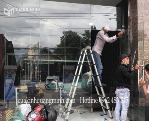 Sửa Cửa Kính Tại Đê La Thành, 15P Có Mặt