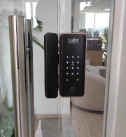 Sửa Cửa Kính Vân Tay Thẻ Từ Uy Tín, Khắc Phục Nhanh Mọi Sự Cố