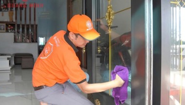 Dịch Vụ Bảo Dưỡng Cửa Kính - Giải Pháp Giữ Cửa Kính Luôn Bền Đẹp, An Toàn