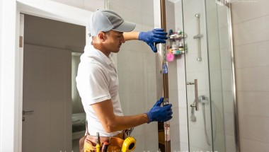 Bao Lâu Thì Cần Bảo Dưỡng Cửa Kính ? Lời Khuyên Từ Chuyên Gia