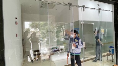 Nguyên Nhân Cửa Kính Bị Sệ - Dấu Hiệu Nhận Biết Và Cách Khắc Phục Hiệu Quả